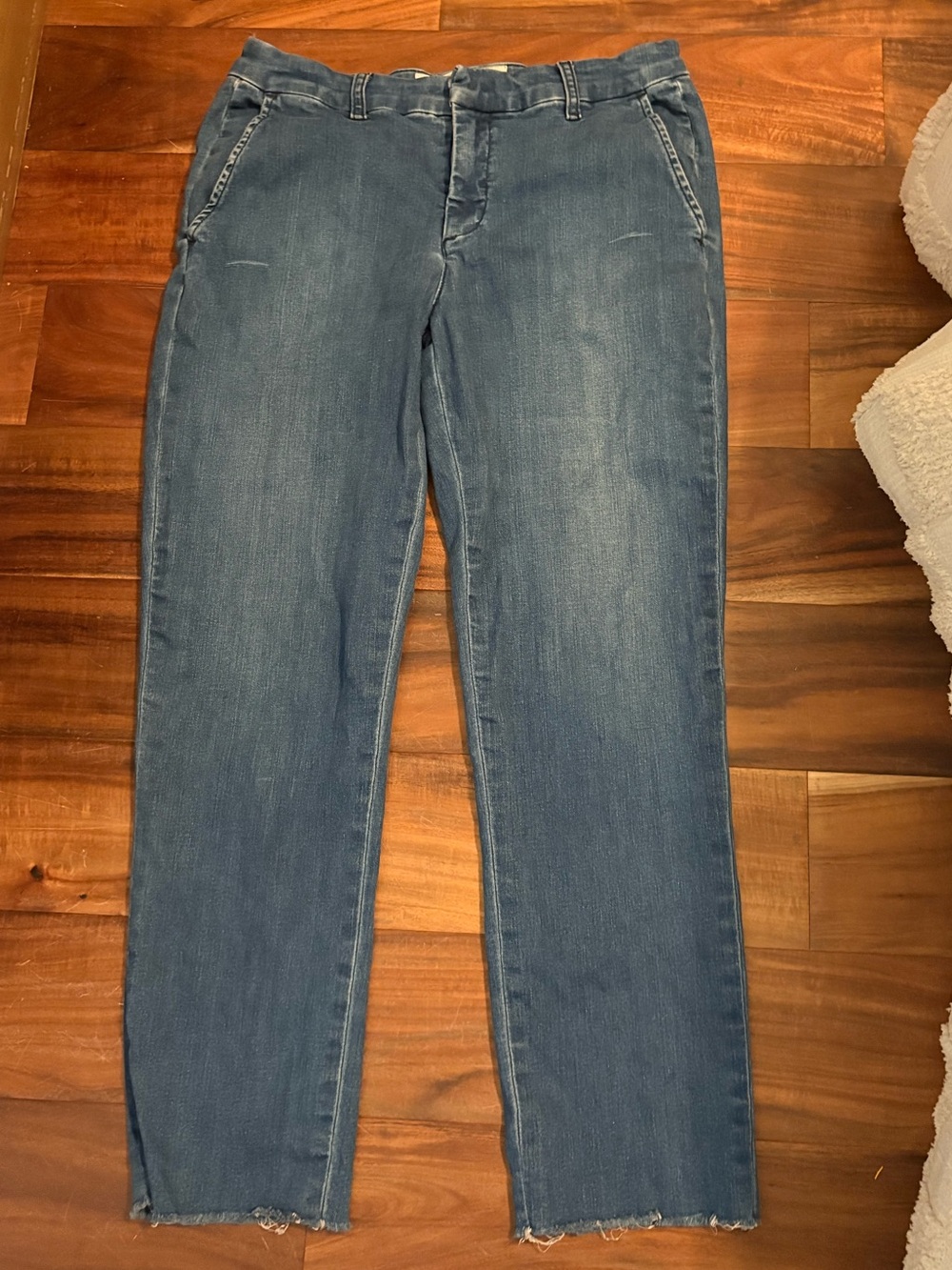 Frank & Eileen Wicklow Jeans Size 8 Blue Raw Hem Slim Trouser Pants USA (1241)